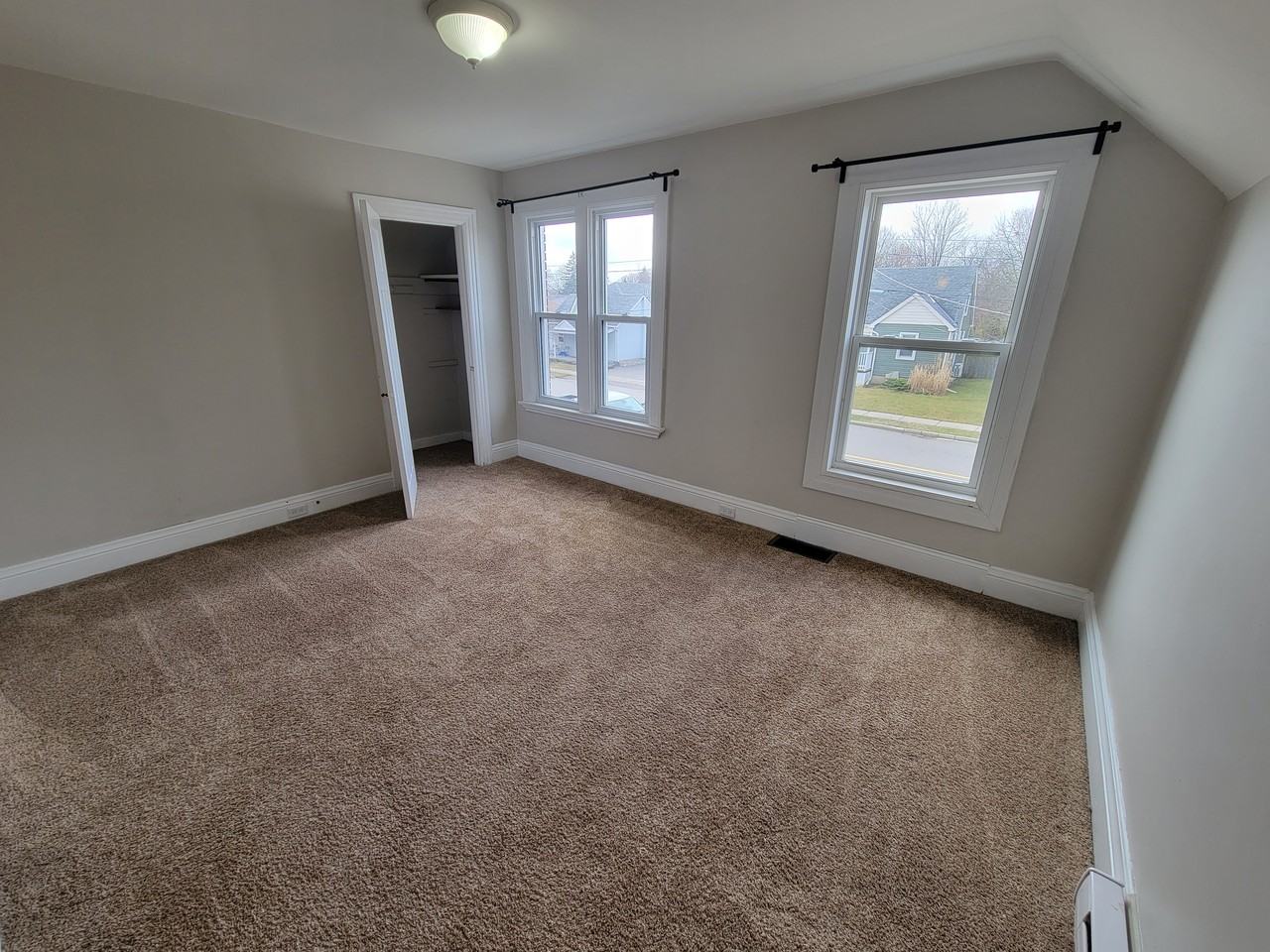 51 Saint George Street - Photo 3 of 10