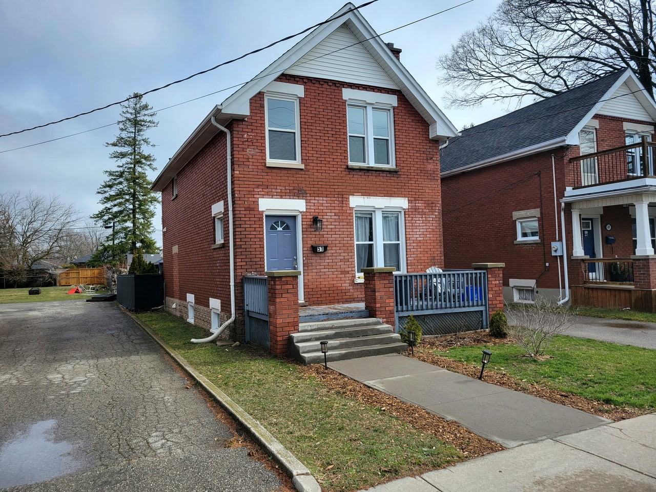 51 Saint Street Upper, Brantford, ON N3R 1V2 1 Bedroom