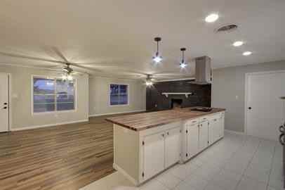 2827 Circle Dr - Photo 2 of 50