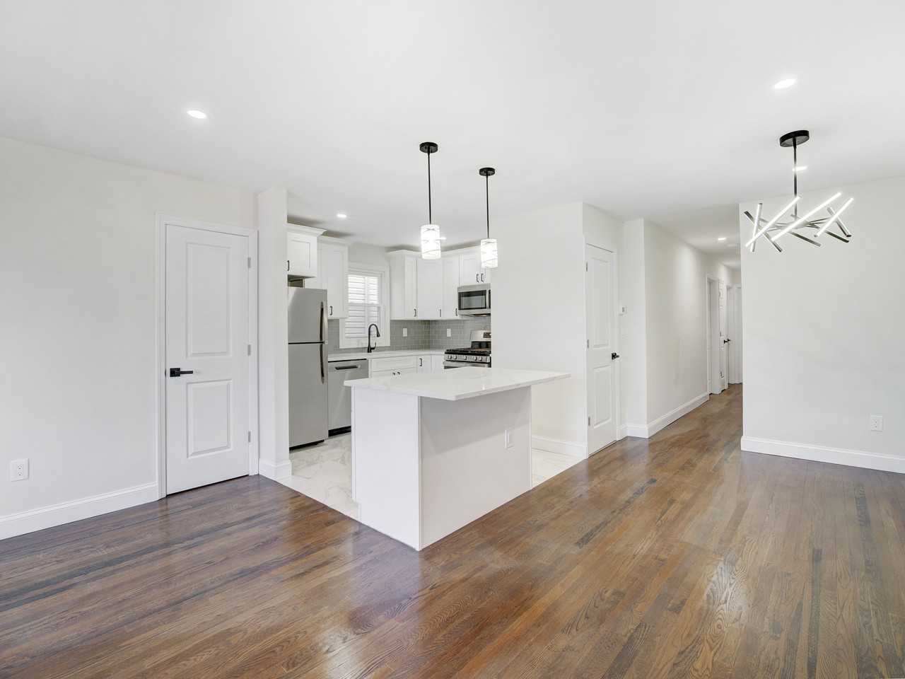 159 Roosevelt Avenue #1st floor - Photo 3 of 19