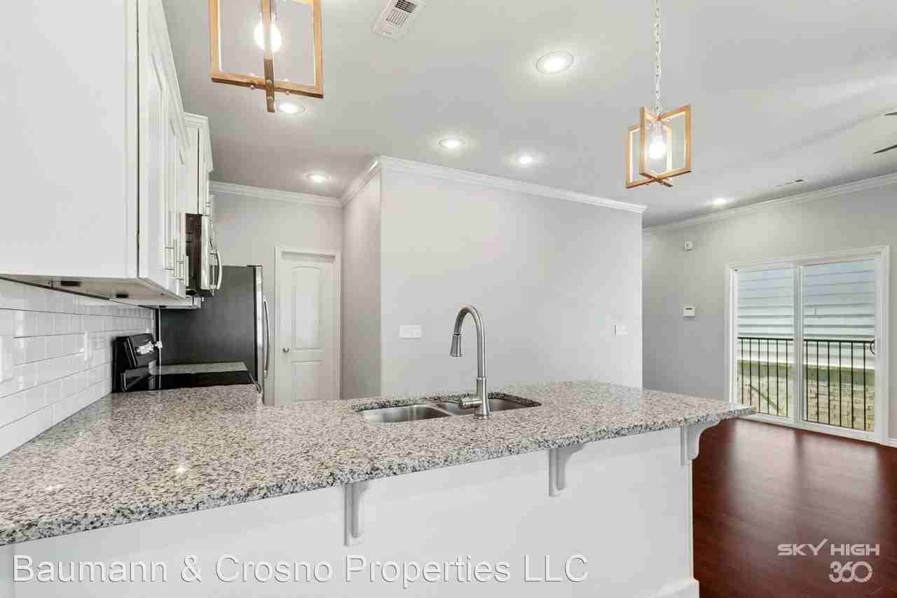 530 N Highland #1 - Photo 2 of 18