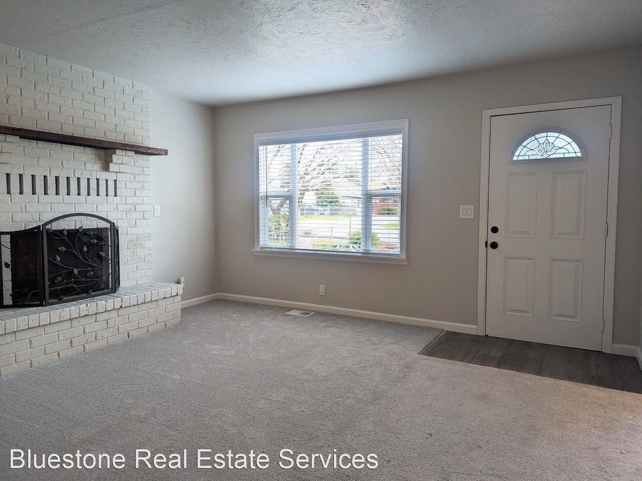 7606 Se Henderson St - Photo 3 of 22