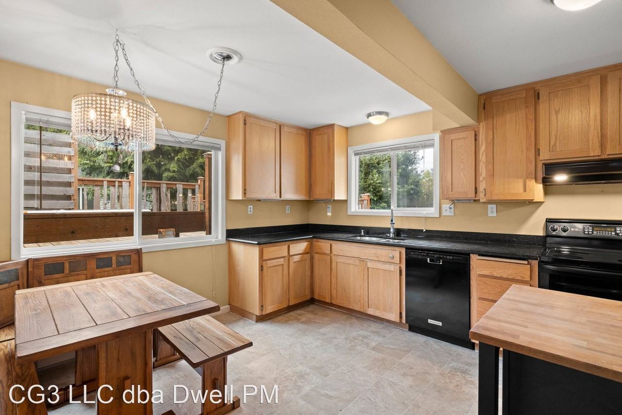 11600 Se Hawthorne St - Photo 3 of 23