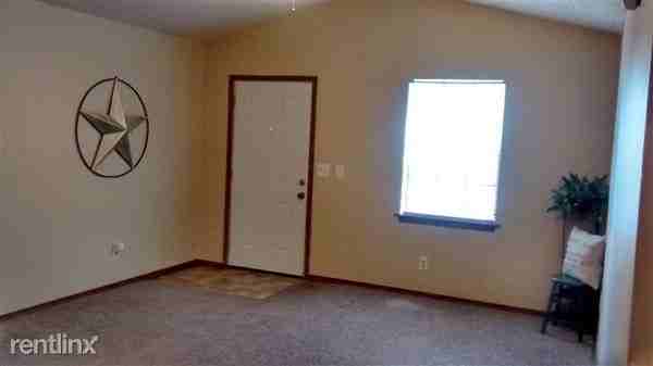 Parkwood Duplexes - Photo 3 of 6