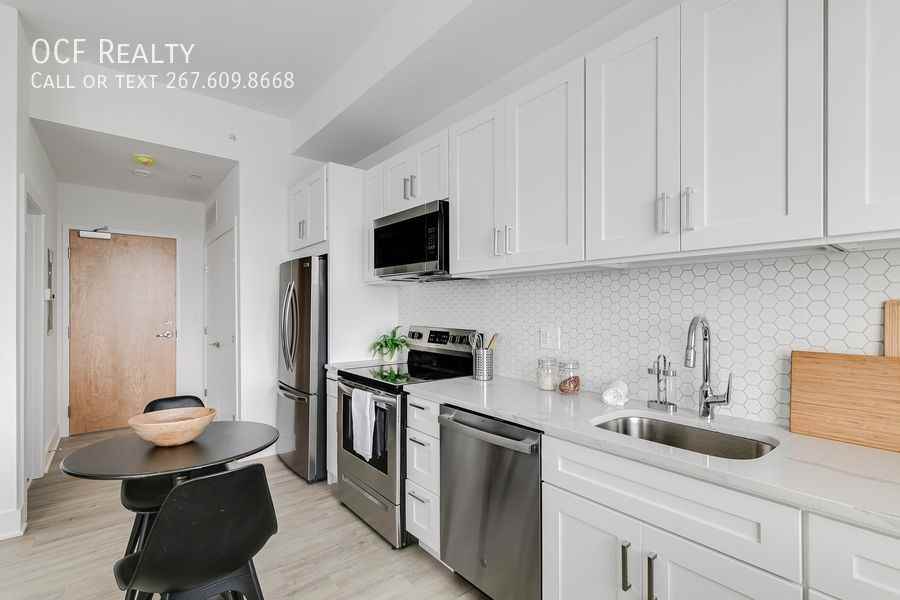 2201 Washington Ave - Photo 2 of 34