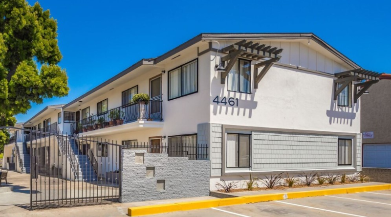 4479 Menlo Ave - Photo 6 of 13