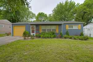 featured image of 10810 Ewing Ave #1