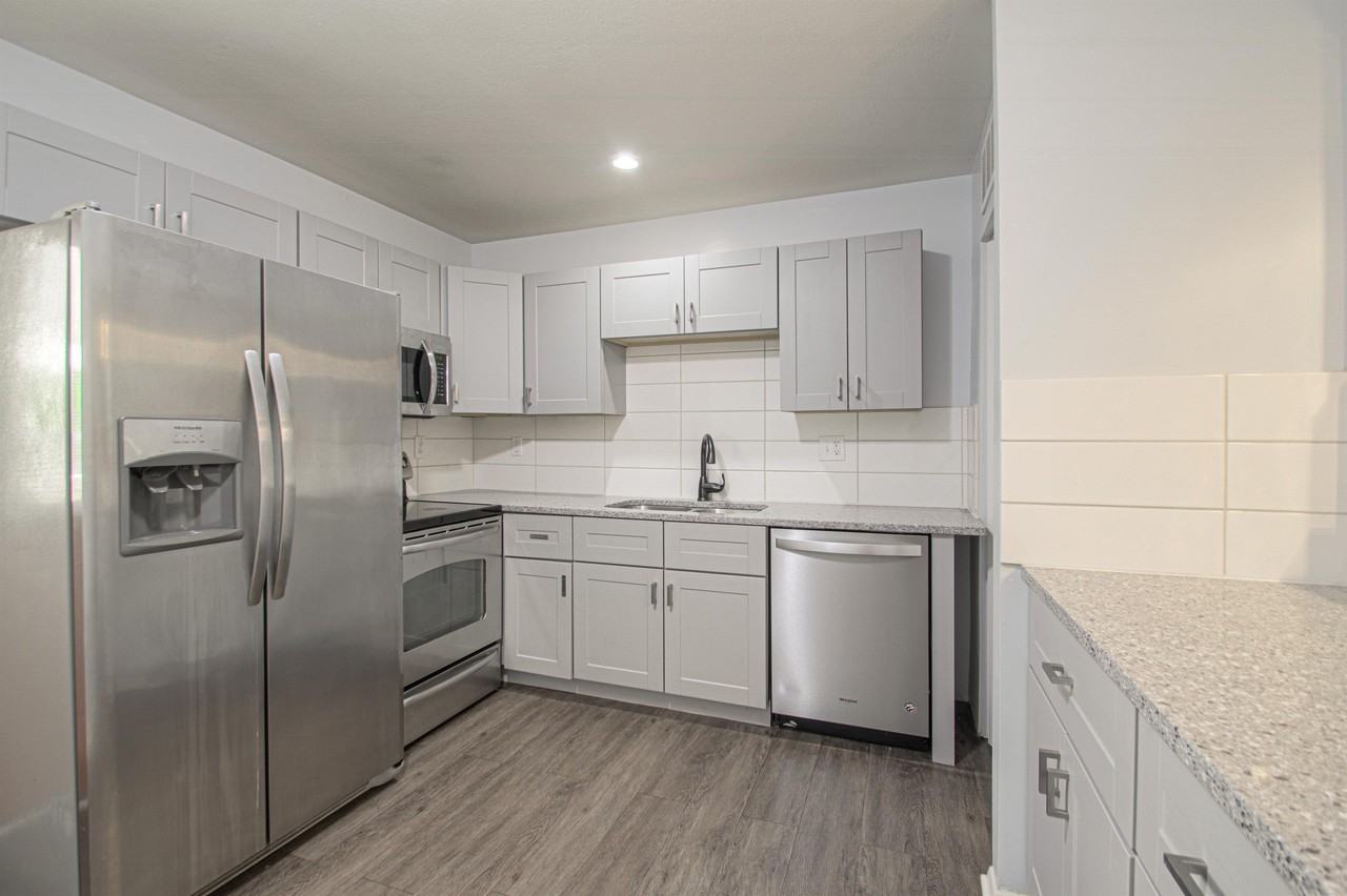 10810 Ewing Ave #1 - Photo 5 of 20