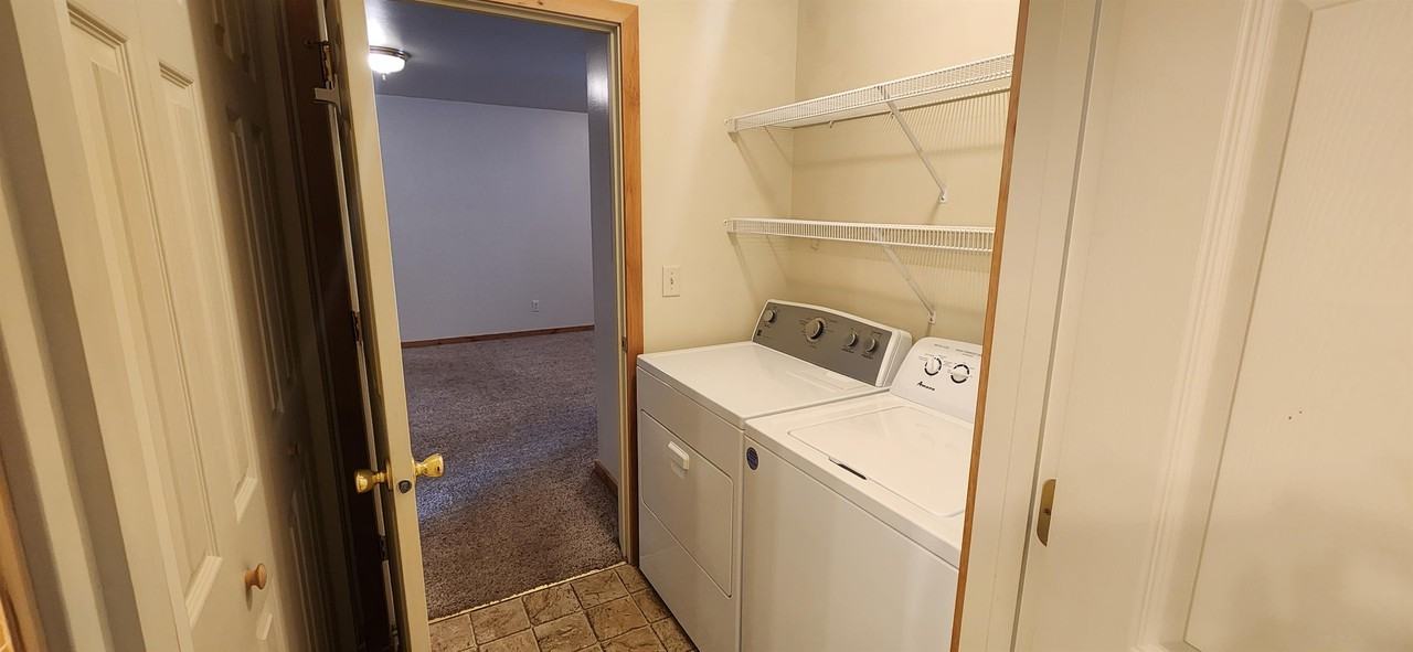 81 10th St #1 - Photo 4 of 11