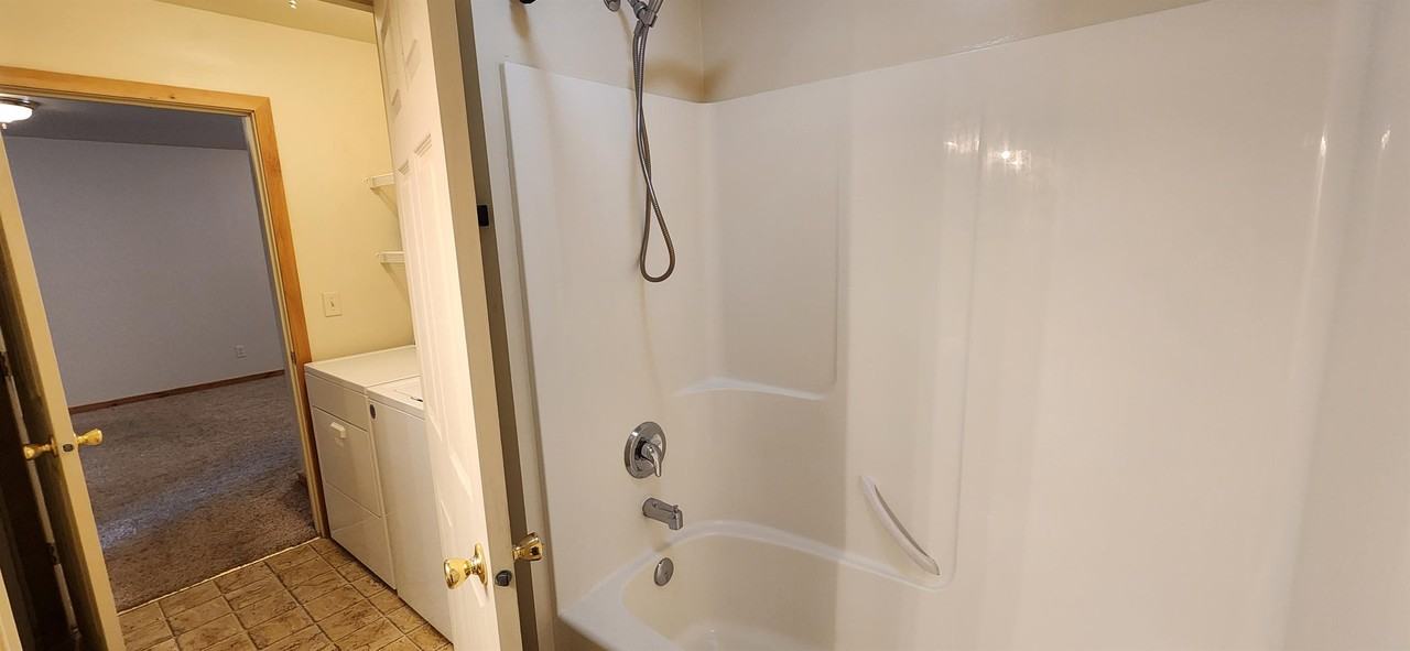 81 10th St #1 - Photo 5 of 11