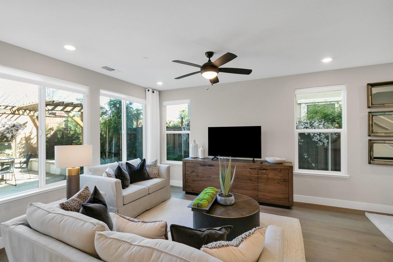 285 Bear Creek Dr #1 - Photo 5 of 41