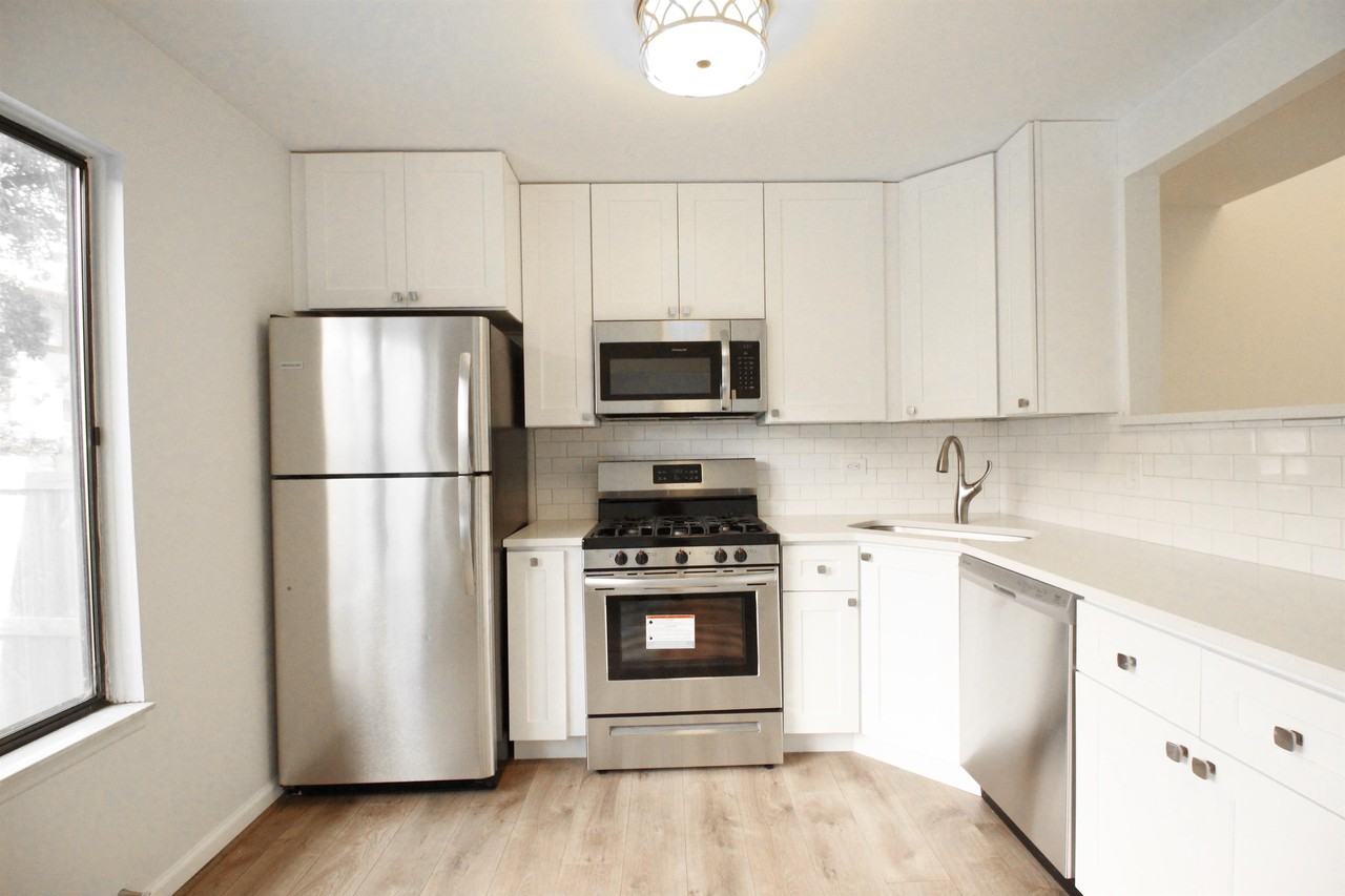 618 E Woodfield Trl #1 - Photo 3 of 10