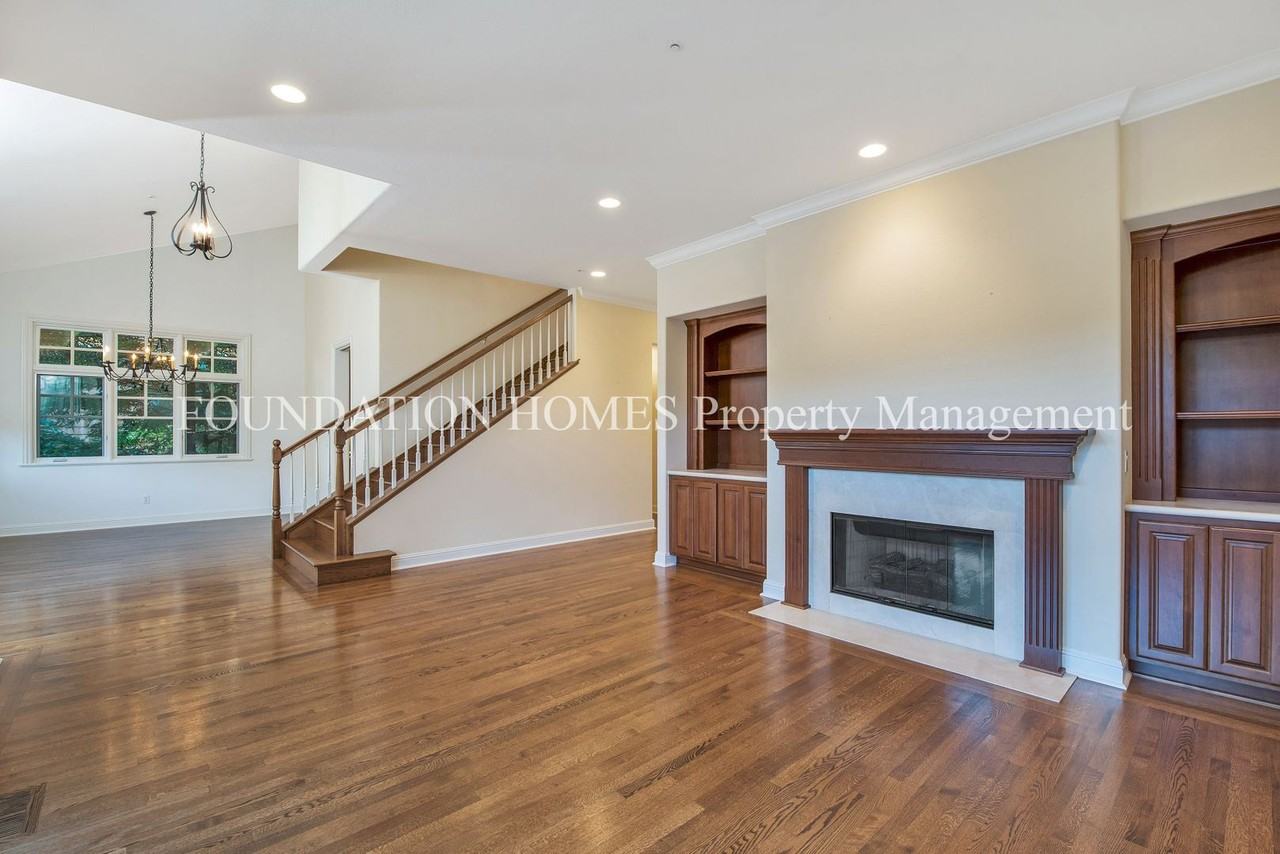 28 Ross Ter - Photo 2 of 20