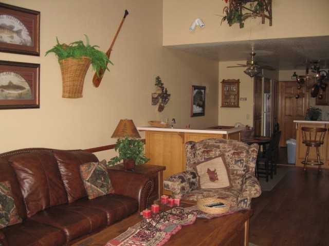 1618 Rainbow View Dr - Photo 2 of 9