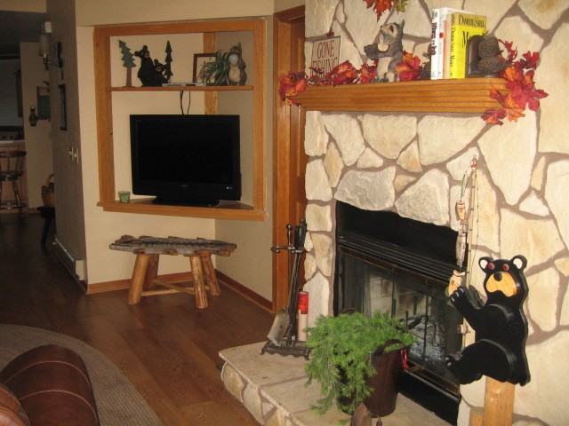 1618 Rainbow View Dr - Photo 3 of 9