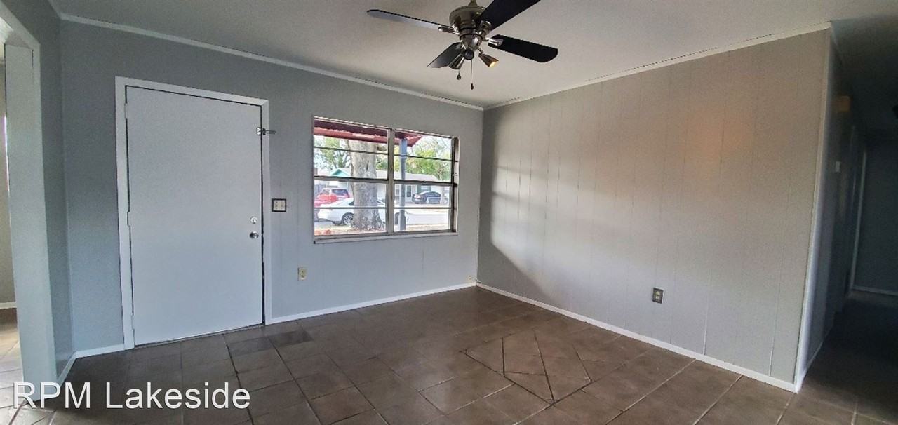 610 Thomas Ave - Photo 2 of 19