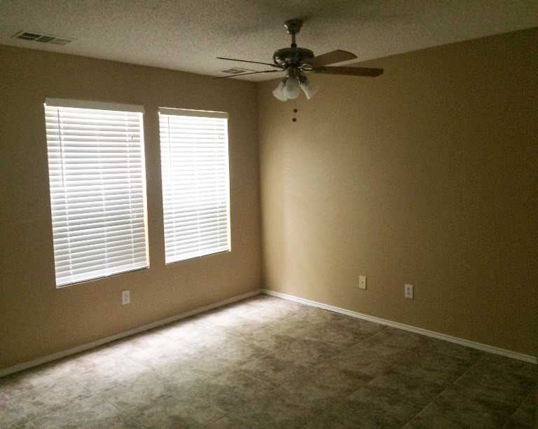 544 Keble Dr - Photo 2 of 13