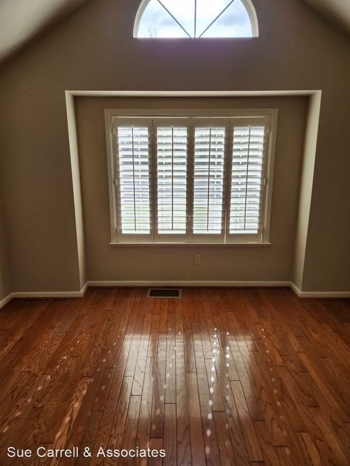 107 Leafy Glade Pl - Photo 2 of 20