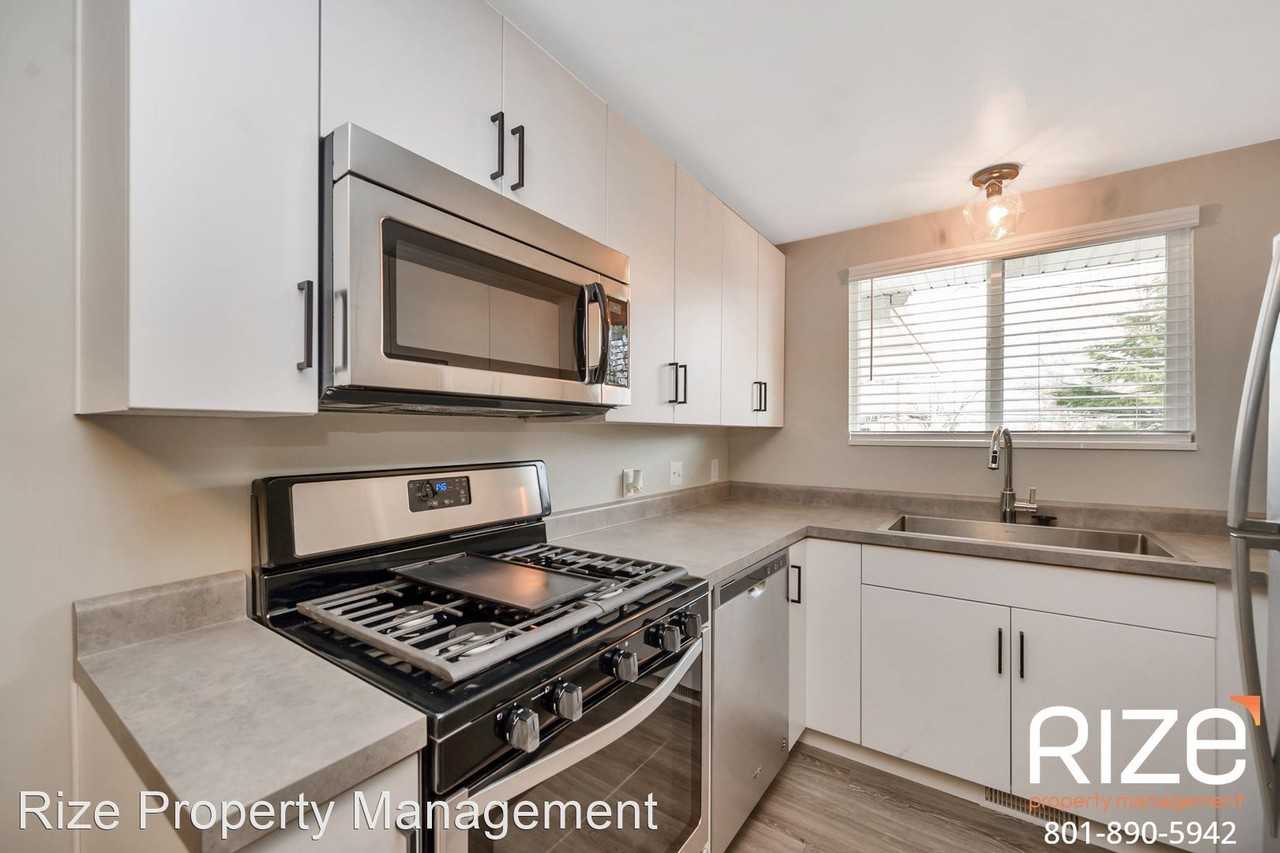 2 Regal St - Photo 3 of 22