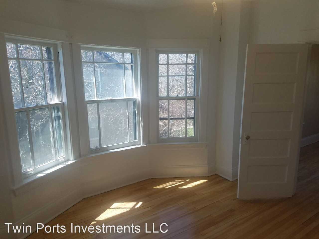 1020- 1022 87th Avenue West - Photo 2 of 17