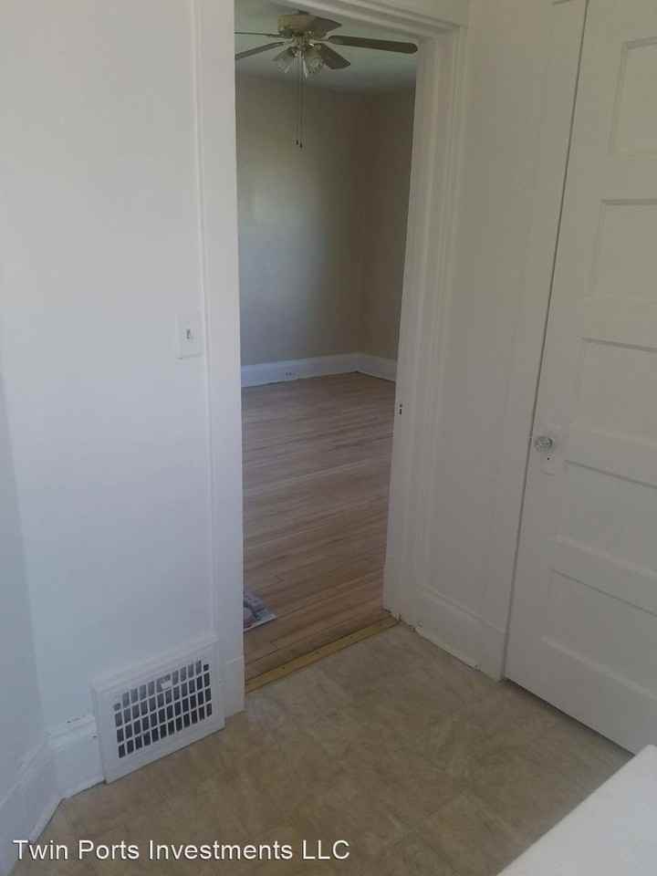 1020- 1022 87th Avenue West - Photo 3 of 17