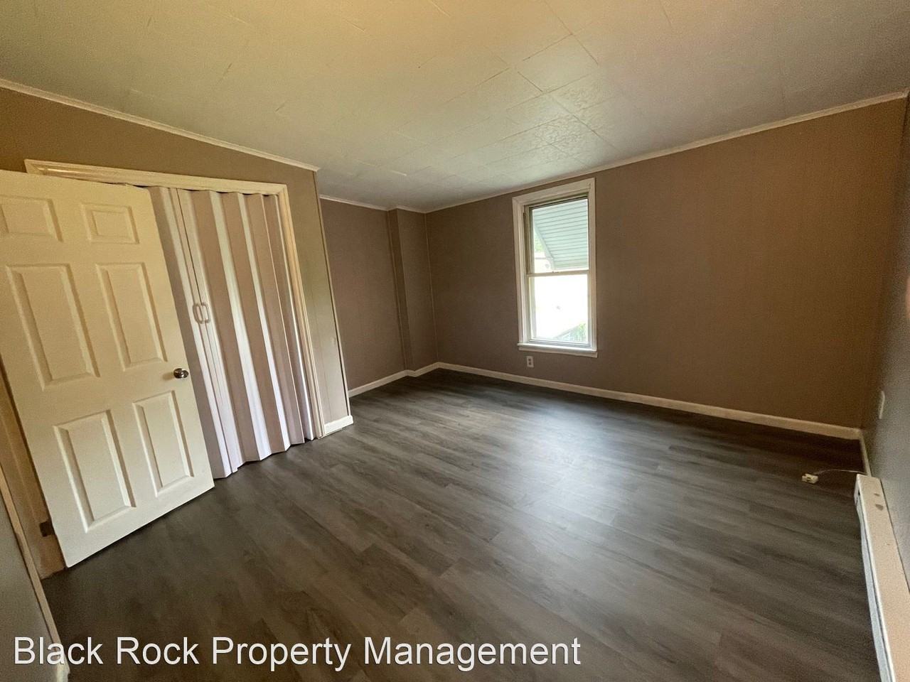 125 1st St - Photo 3 of 11