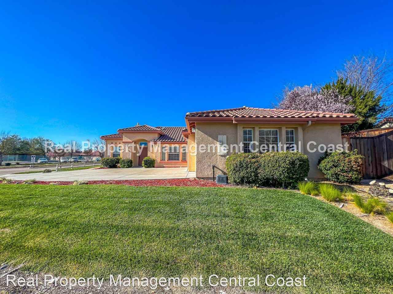2810 Schoolhouse Cir - Photo 3 of 34