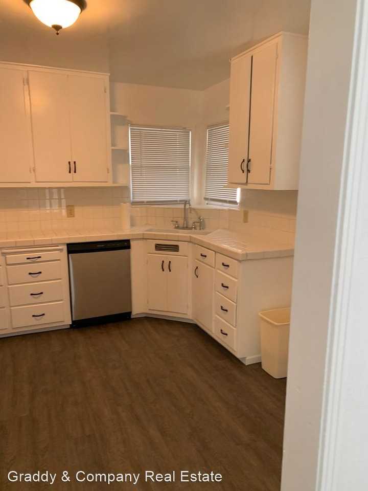 620 Ray St - Photo 2 of 3