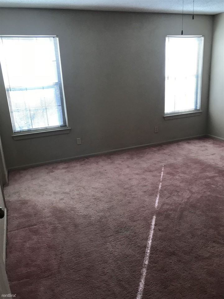 304 Mack Dr - Photo 3 of 7