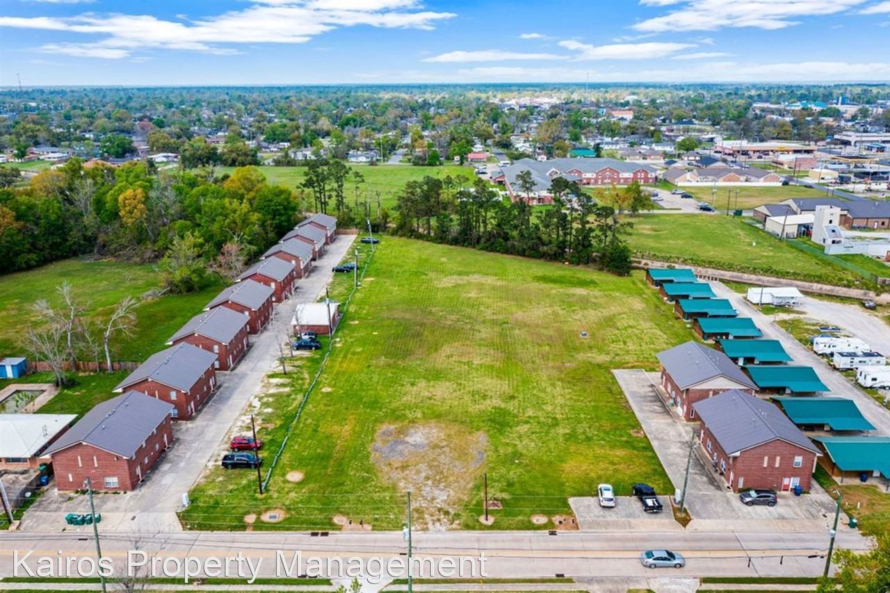 430 W Parish Road - Photo 2 of 11