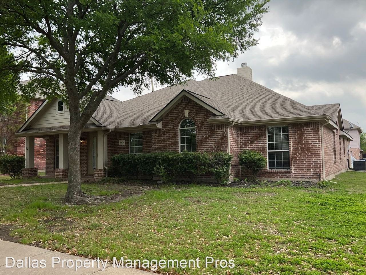 1604 Woodson Dr - Photo 2 of 45
