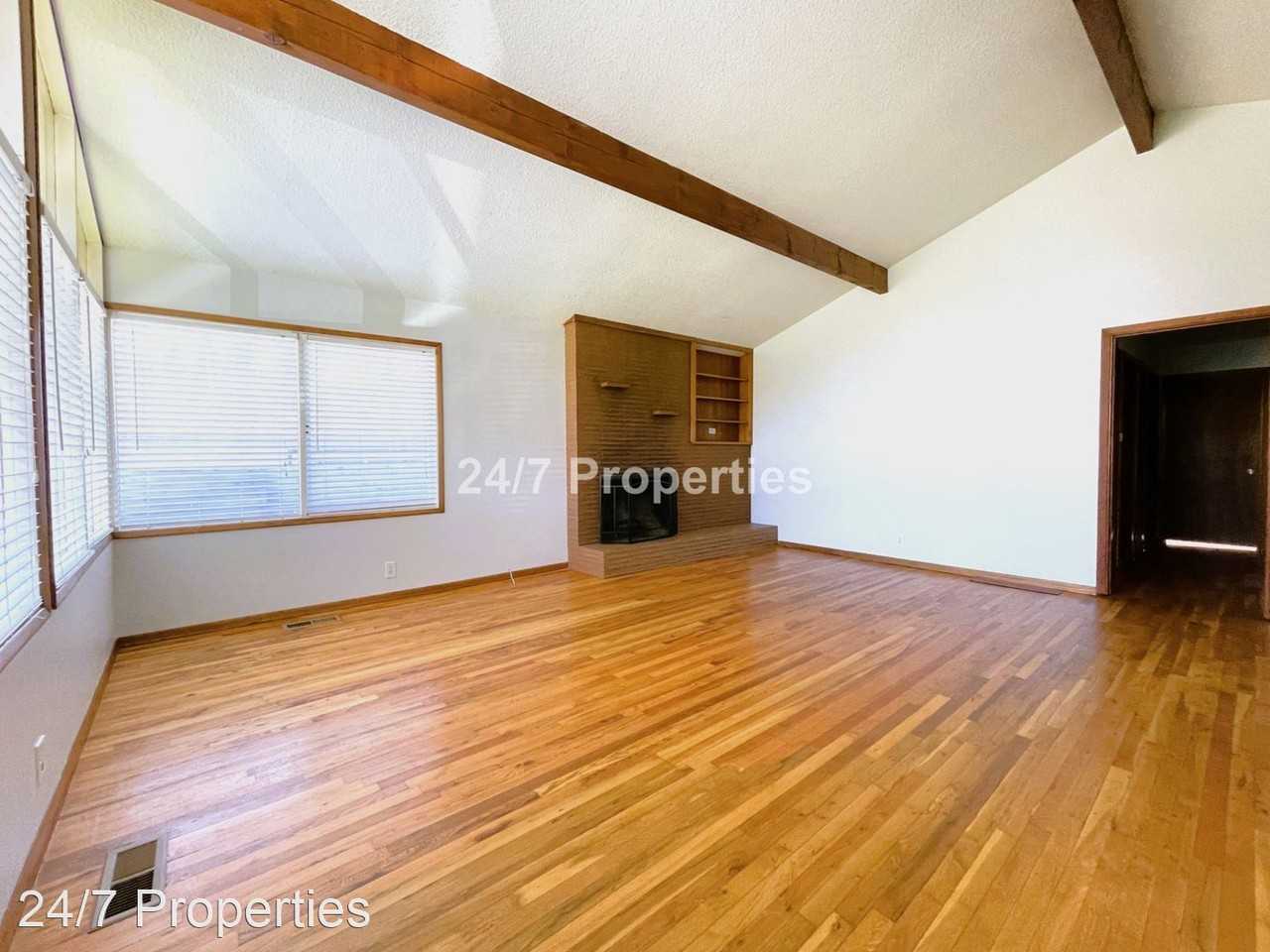 1596 Lewis St - Photo 2 of 15