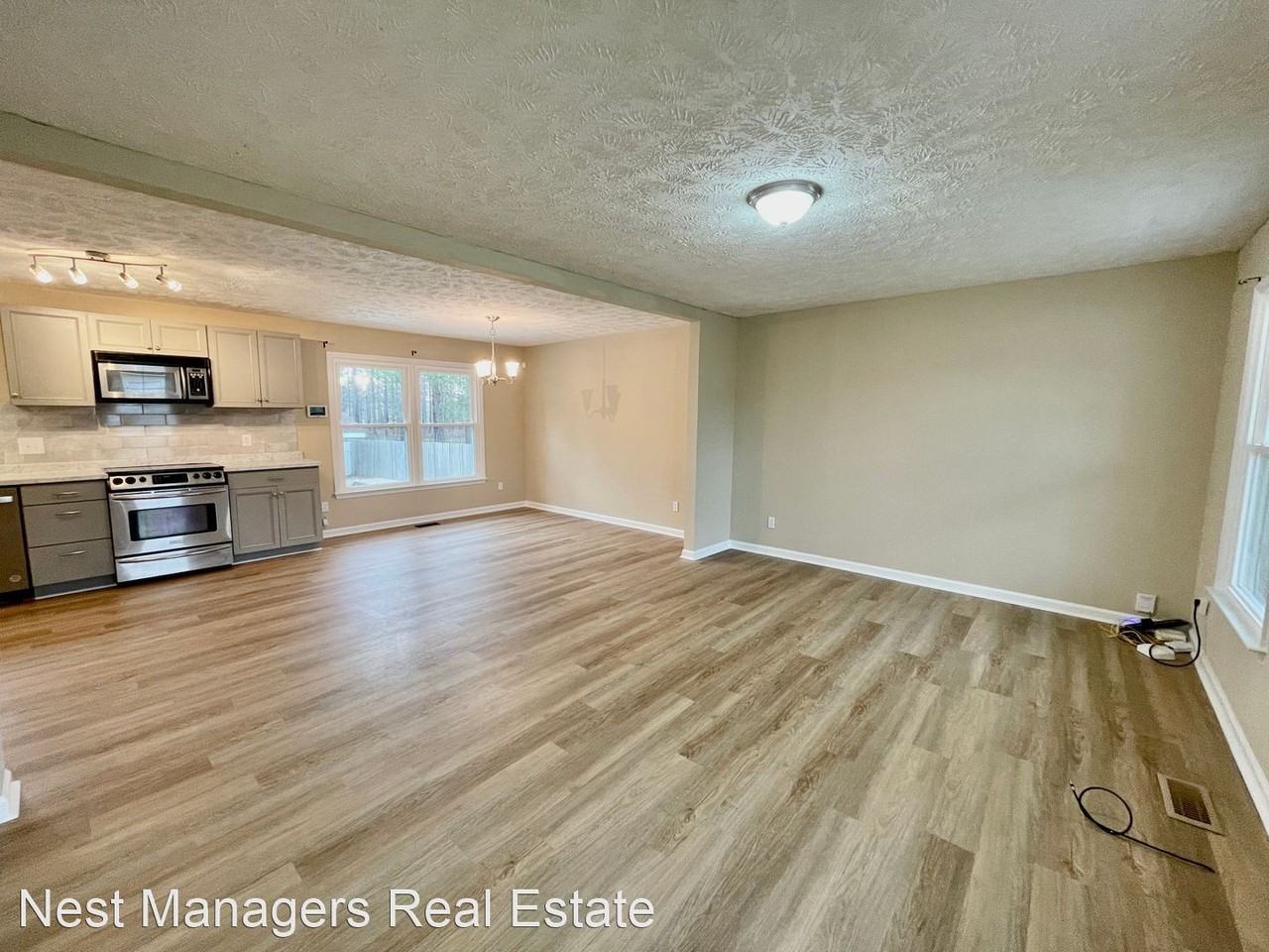 623 Daharan Dr - Photo 3 of 24