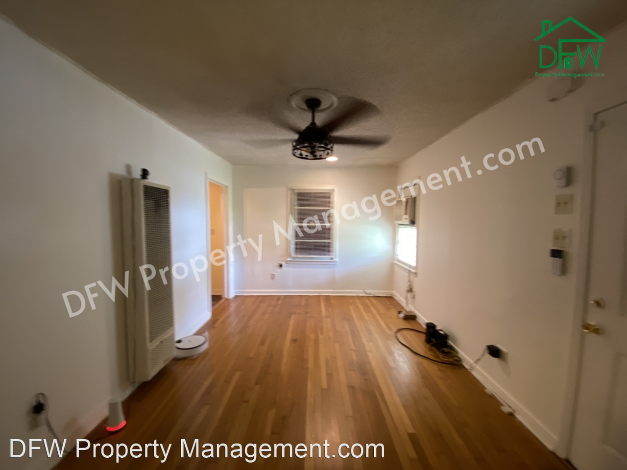 4330 Wabash Ave - Photo 3 of 23