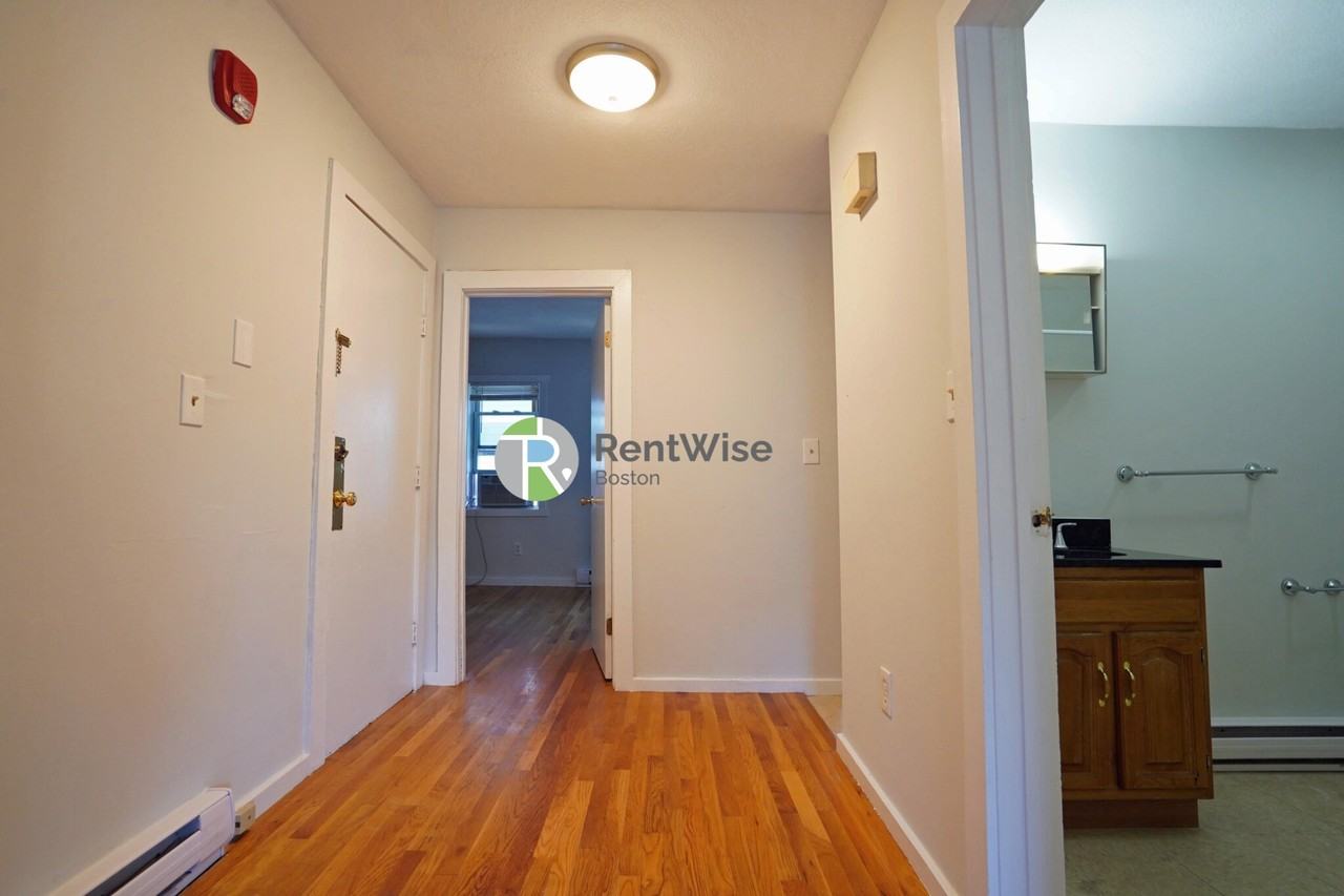 3 Schrepel Pl #3 - Photo 6 of 32