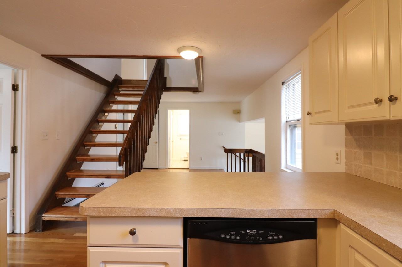 20 Eliot St #B - Photo 7 of 25