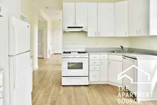 2318 N Southport Ave #3R - Photo 1 of 1