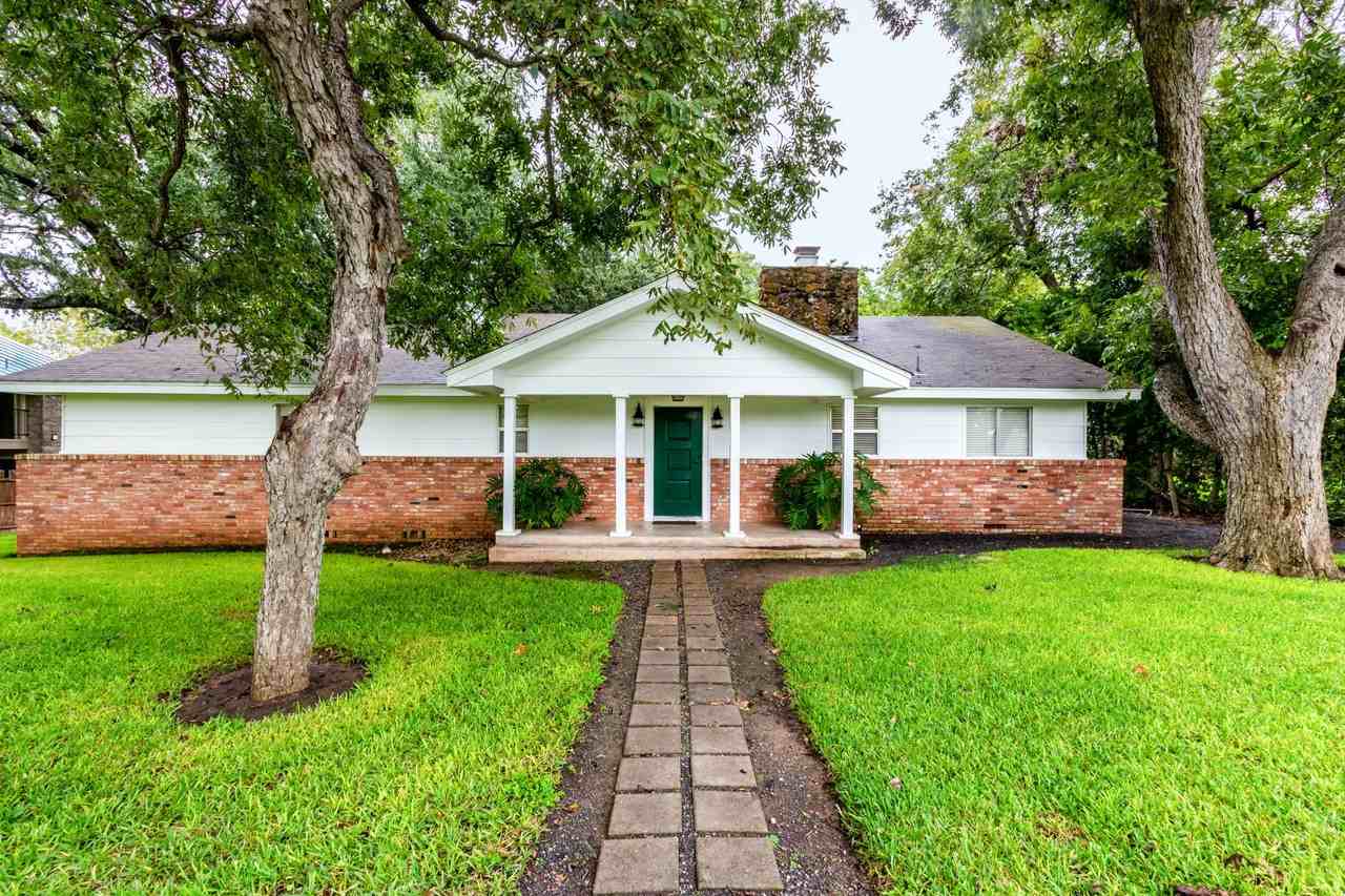 196 Daniell Aly - Photo 3 of 43