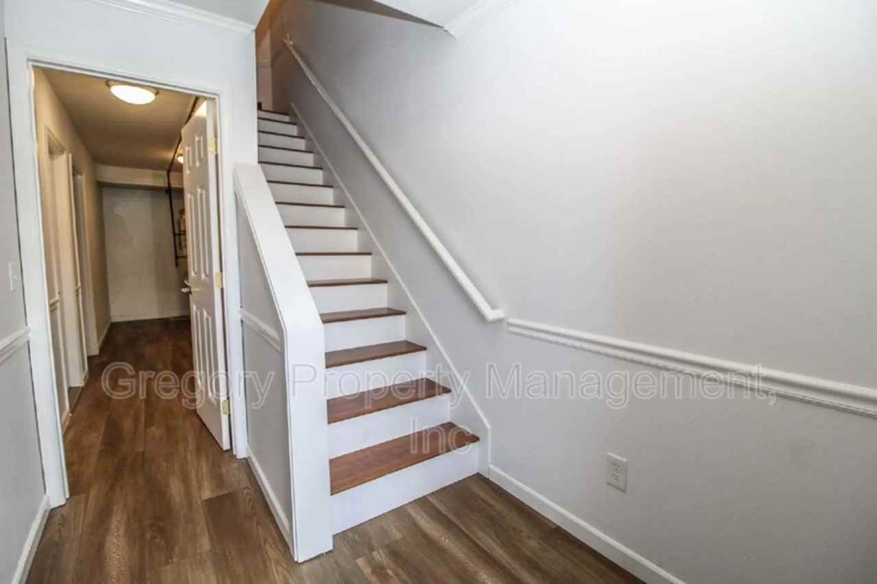 12824 103rd Pl Ne - Photo 3 of 17