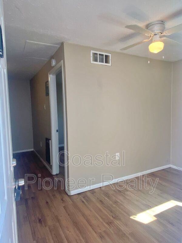 2531 W Cherry St #D - Photo 3 of 8