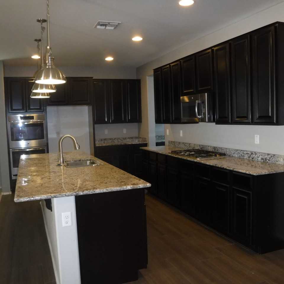 561 N 158th Dr - Photo 5 of 6