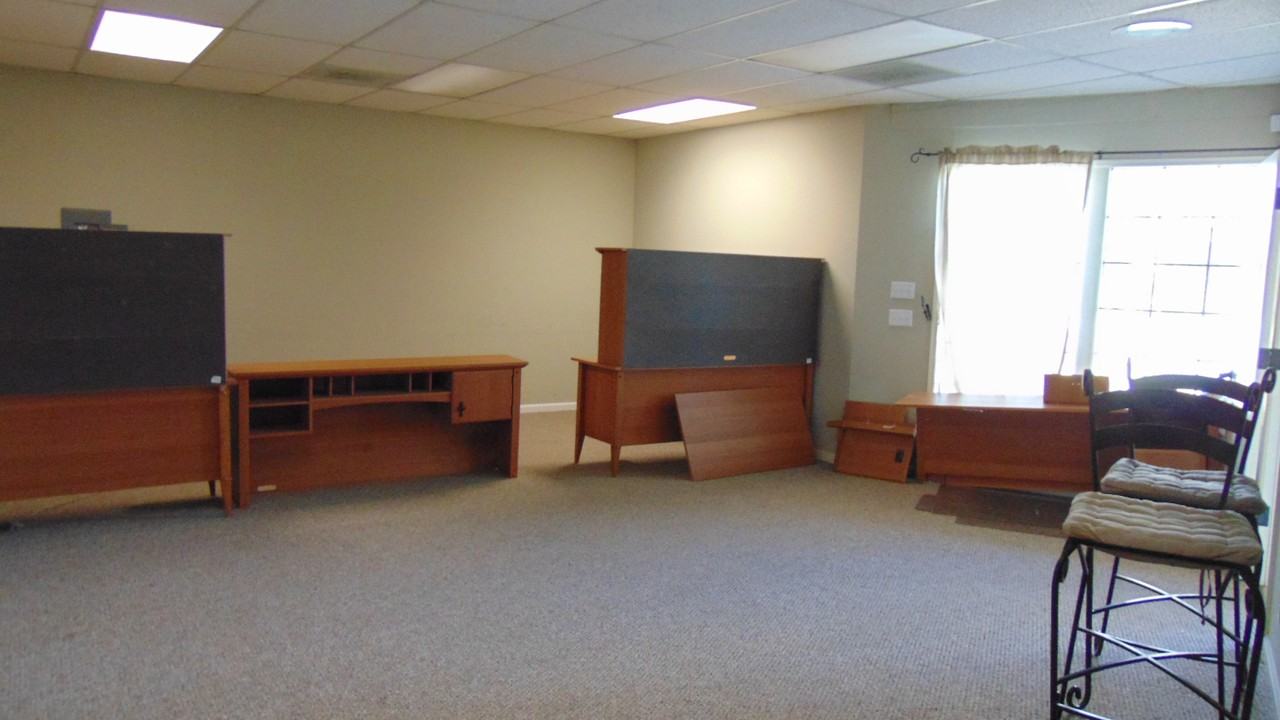 14454 Olympic Dr - Photo 3 of 8