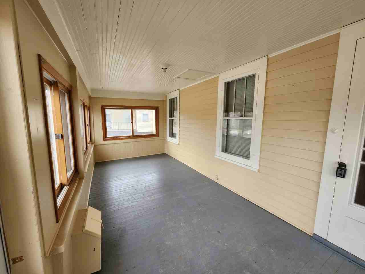 614 Monroe St - Photo 2 of 12