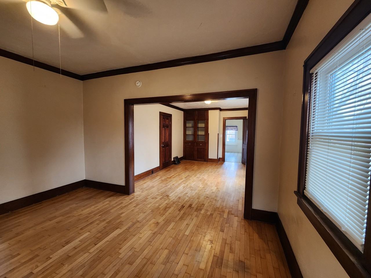 614 Monroe St - Photo 3 of 12