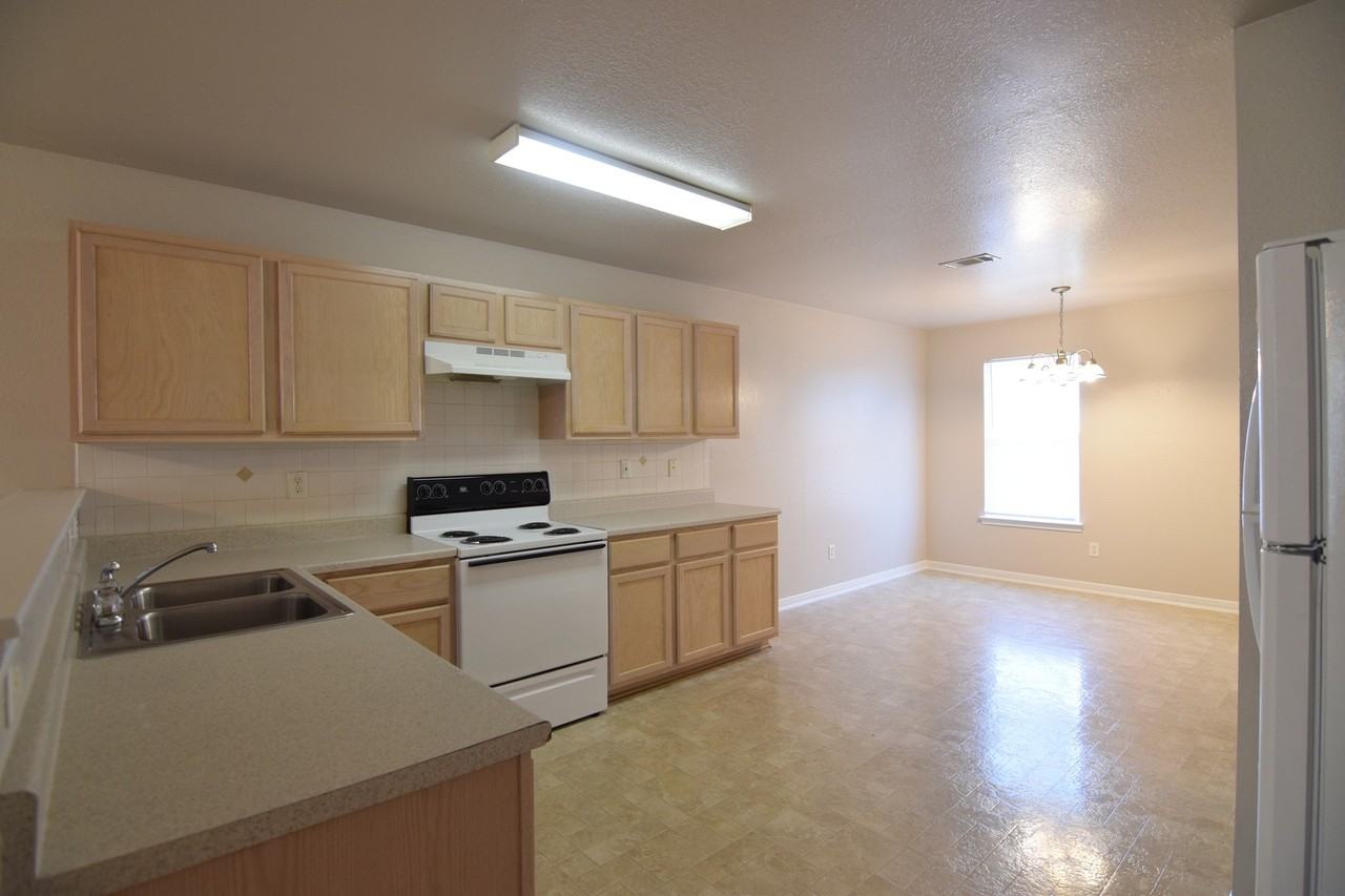 423 Brittney Way - Photo 2 of 13