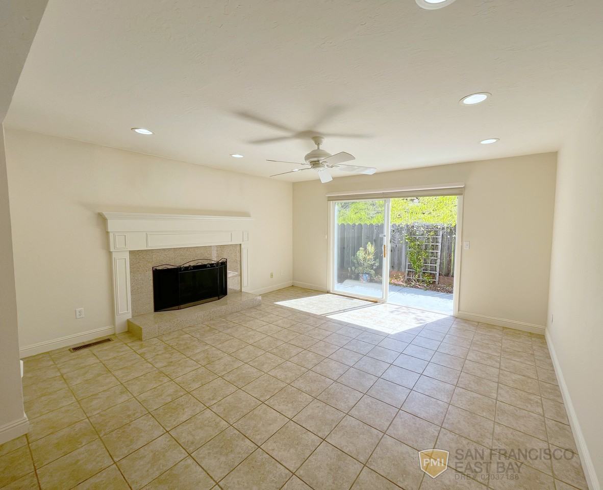 243 Arana Dr - Photo 2 of 11