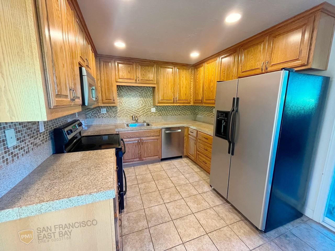 243 Arana Dr - Photo 3 of 11