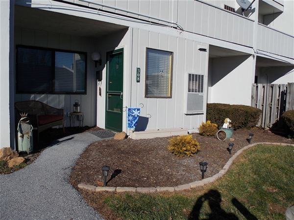 Summit House - Photo 2 of 11