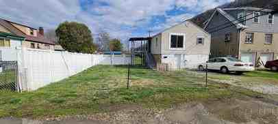 401 Kenyon Lane - Photo 3 of 19