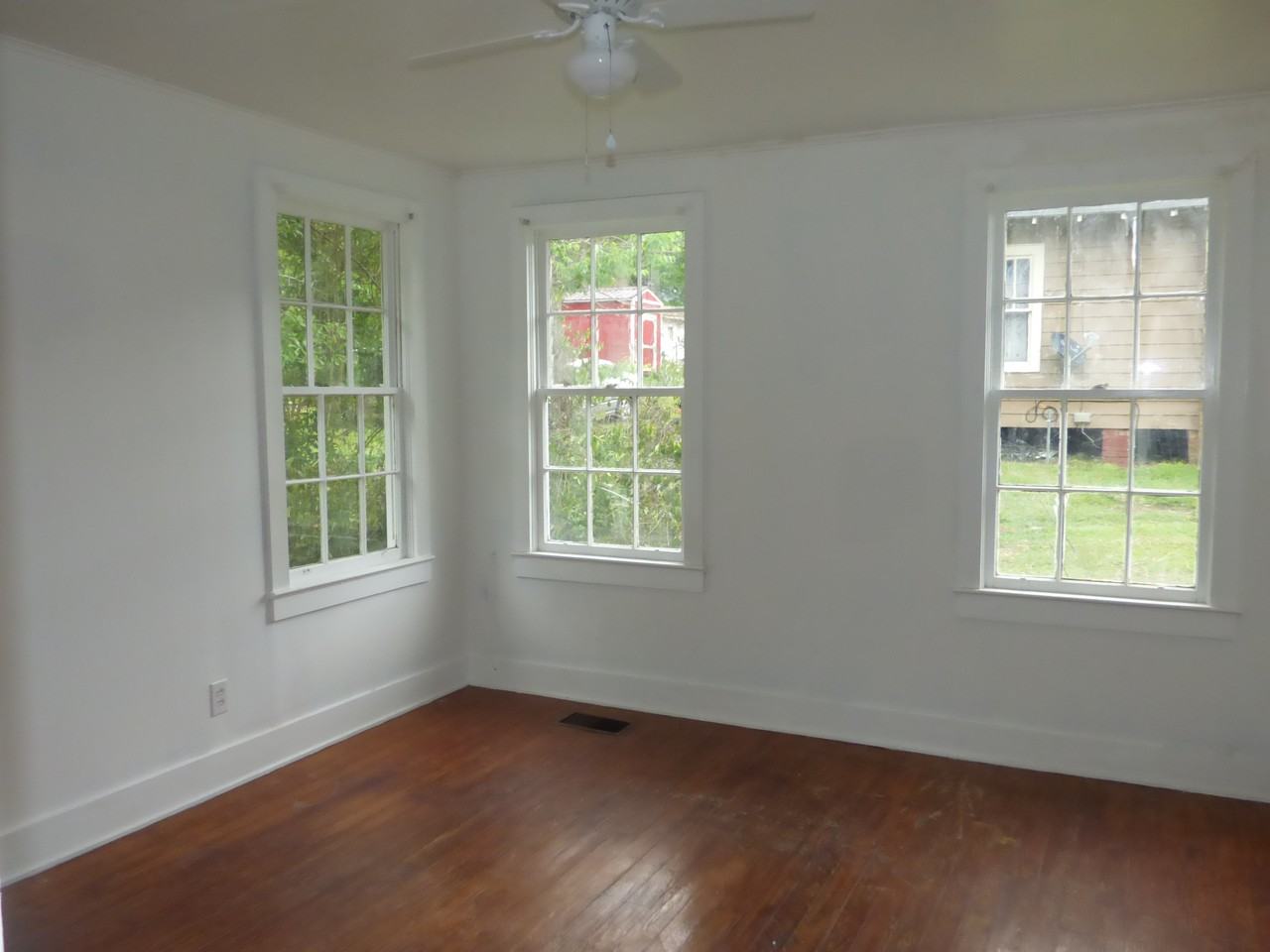 718 South 5th Street - Photo 3 of 8